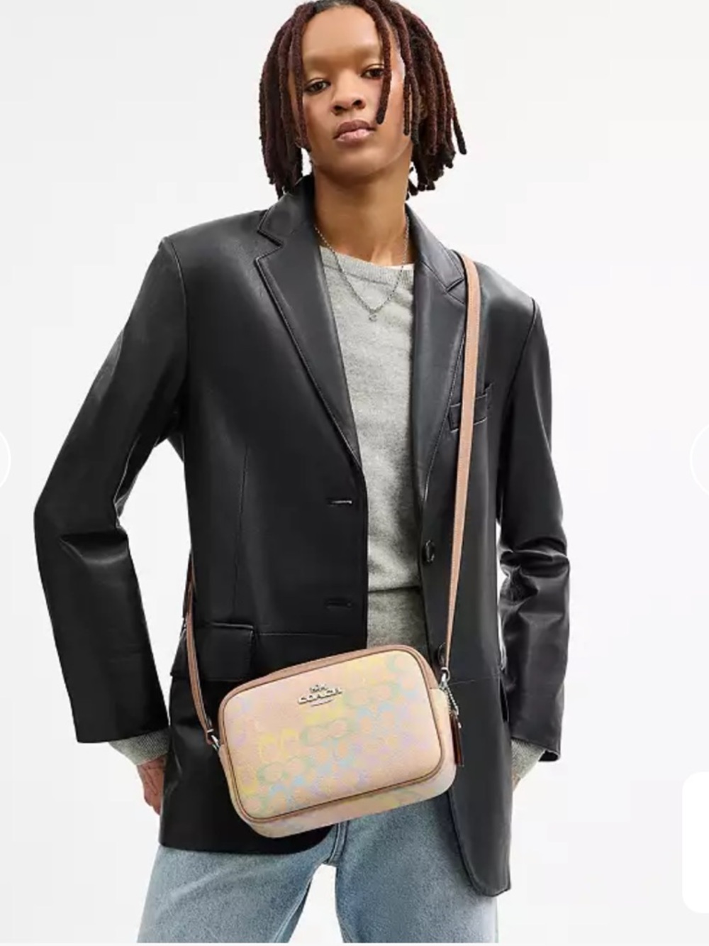 Coach Jamie Camera Bag
In Rainbow Signature Canvas🌸 - Picture 9 of 10